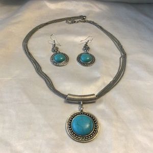 Silver Tone Necklace( Silver Tone) with turquoise pendent and matching earrings